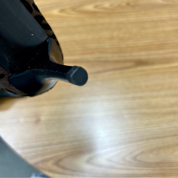 Stuart Weitzman Leopard Calf Hair Leather Pointy Toe Heels EUC - Picture 11 of 11